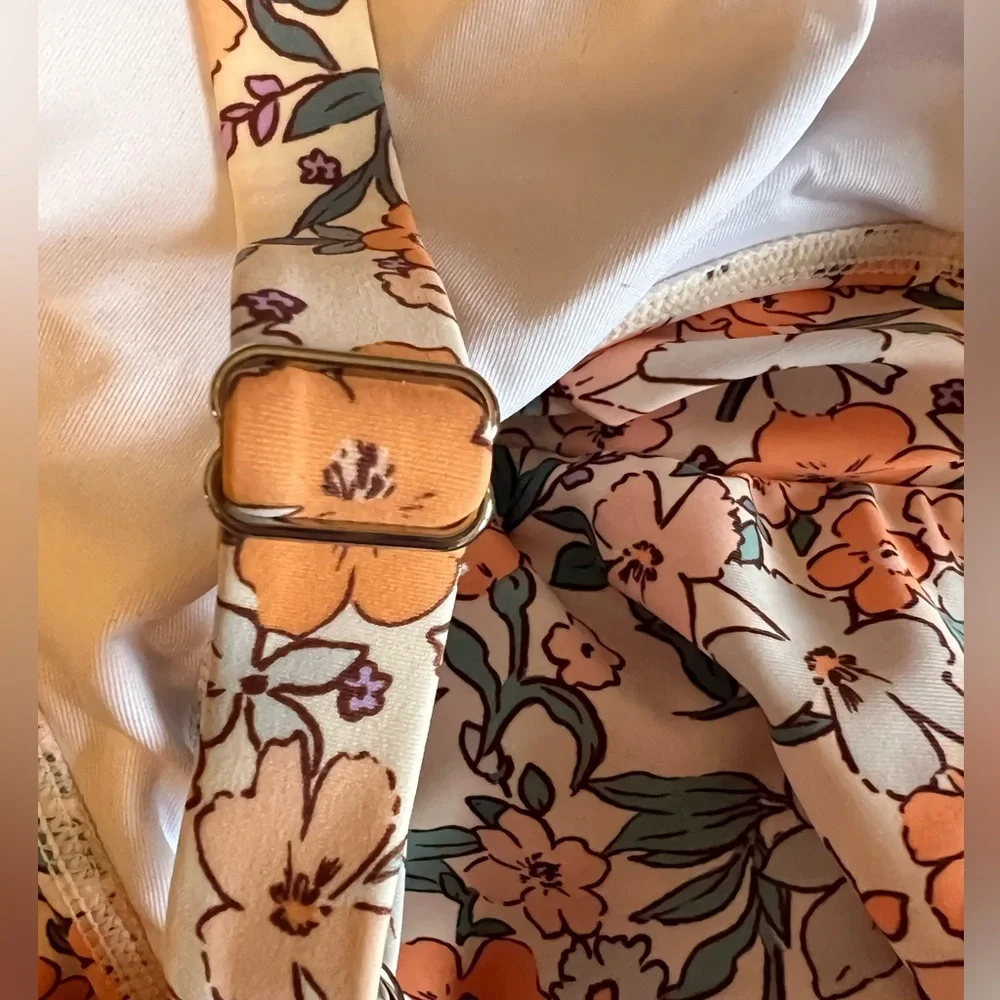 Cupshe NWT Apricot Ditsy Floral Scoop Neckline Ruching Swimdress Size M - Picture 8 of 16